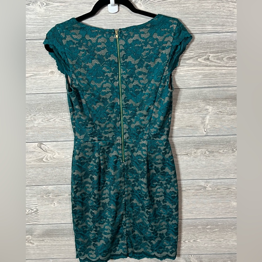 Slate & Willow Lace Sheath Dress Size Medium Emerald Green - Picture 5 of 7